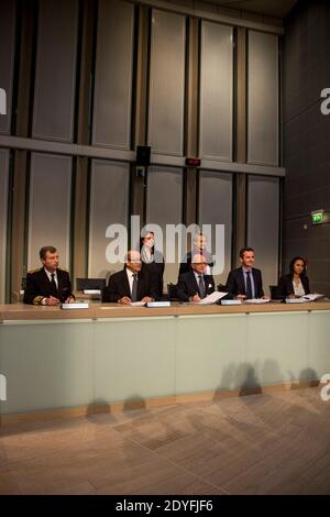 Le Premier ministre Bernard Cazeneuve se rend à Rennes (off). Le Premier ministre Bernard Cazeneuve se rend à Rennes en présence de Jean-Yves le Banque D'Images