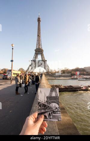 Avant-après / au-dessus de la Seine. Photos anciennes de Paris dans leur contexte actuel. Avant-avril / au fil de la Seine. Photos anciennes de Paris remises Banque D'Images