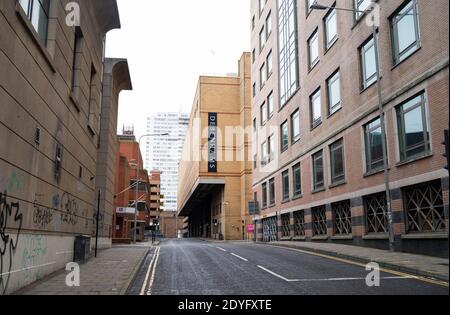 Brighton Royaume-Uni 26 décembre 2020 - les rues de Brighton sont calmes le lendemain de Noël, l'ensemble du Sussex étant entré dans le Tier 4 la nuit dernière à minuit. Les nouvelles restrictions du coronavirus COVID-19 touchent des millions de personnes dans le Sud et le Sud-est de la Grande-Bretagne : crédit Simon Dack / Alamy Live News Banque D'Images