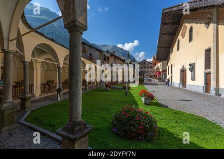 Un aperçu du petit village alpin de Gressoney Saint Jean. Aoste, Vallée d'Aoste, Italie, Europe Banque D'Images