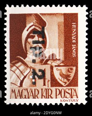 MOSCOU, RUSSIE - 19 JUILLET 2019 : le timbre-poste imprimé en Hongrie montre Janos Hunyadi (1385-1456), série surchargée, vers 1945 Banque D'Images