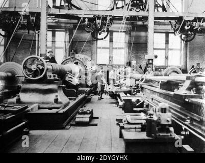 Tours dans les magasins d'armes à feu, Naval Gun Factory, Washington Navy Yard, Washington D.C. (25056962053). Banque D'Images