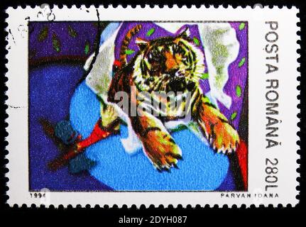 MOSCOU, RUSSIE - 8 AOÛT 2019: Timbre-poste imprimé en Roumanie montre Tiger (Panthera tigris), série Circus, vers 1994 Banque D'Images