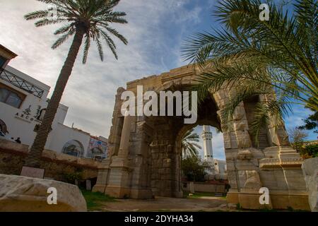 L'Arc de Marcus Aurelius qui est la seule structure entièrement debout qui reste de l'ère romaine OEA qui se trouve dans la capitale de la Libye, Tripoli. Banque D'Images