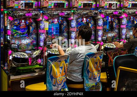 Jeu d'Arcade Pachinko dans Ito, Japon Banque D'Images