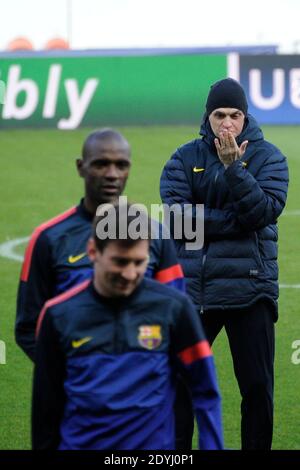 L'entraîneur de Barcelone, Tito Vilanova, lors d'une séance de formation au football avant le quart-finale de la Ligue des champions de l'UEFA, Paris Saint-Germain vs FC Barcelone au Parc des Princes à Paris, France, le 1er avril 2013. Photo de Henri Szwarc/ABACAPRESS.COM Banque D'Images