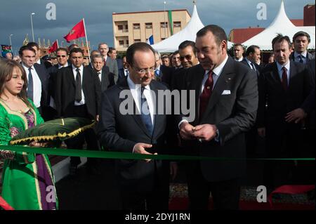 Sa Majesté le Roi Mohammed VI du Maroc, François Hollande inaugure une entreprise de traitement de l'eau à Mediouna près de Casablanca, Maroc, le 3 avril 2013. Photo de Christophe Guibbbaud/ABACAPRESS.COM Banque D'Images