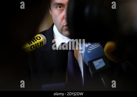 Député UMP et maire de Drancy, Jean-Christophe Lagarde répond aux journalistes dans la salle des quatre colonnes, à l'Assemblée nationale à Paris, le 3 avril 2013. Photo de Stephane Lemouton/ABACAPRESS.COM Banque D'Images