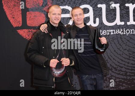 Gustav Dyekjaer Giese et Oscar Dyekjaer Giese lauréats ex aequo du Prix du jury avec le film 'Northwest' et les lauréats du Prix des critiques participant à la cérémonie de clôture du 5e 'Festival du film Policier' à Beaune, France, le 07 avril 2013. Photo d'Aurore Marechal/ABACAPRESS.COM Banque D'Images