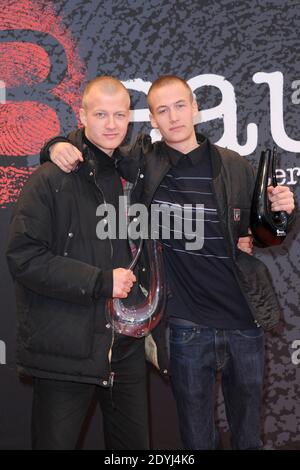 Gustav Dyekjaer Giese et Oscar Dyekjaer Giese lauréats ex aequo du Prix du jury avec le film 'Northwest' et les lauréats du Prix des critiques participant à la cérémonie de clôture du 5e 'Festival du film Policier' à Beaune, France, le 07 avril 2013. Photo d'Aurore Marechal/ABACAPRESS.COM Banque D'Images