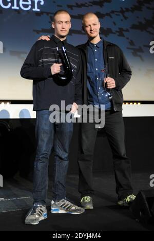 Oscar Dyekjaer Giese et Gustav Dyekjaer Giese, lauréats ex aequo du Prix du jury avec le film 'Northwest' et les lauréats du Prix des critiques, participant à la cérémonie de clôture du 5e 'Festival du film Policier' à Beaune, France, le 07 avril 2013. Photo d'Aurore Marechal/ABACAPRESS.COM Banque D'Images