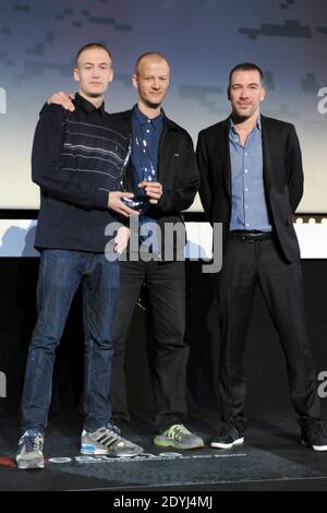 Lauréats du Prix des critiques et lauréats ex aequo du Prix du jury avec le film 'Northwest' Oscar Dyekjaer Giese, Gustav Dyekjaer Giese et Nicolas Salere participant à la cérémonie de clôture du 5ème Festival du film Policier à Beaune, France, le 07 avril 2013. Photo d'Aurore Marechal/ABACAPRESS.COM Banque D'Images