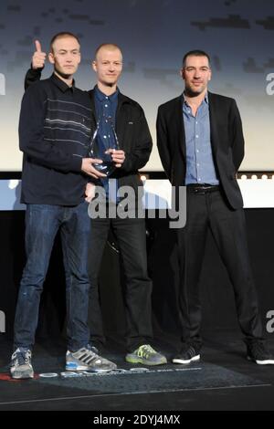 Lauréats du Prix des critiques et lauréats ex aequo du Prix du jury avec le film 'Northwest' Oscar Dyekjaer Giese, Gustav Dyekjaer Giese et Nicolas Salere participant à la cérémonie de clôture du 5ème Festival du film Policier à Beaune, France, le 07 avril 2013. Photo d'Aurore Marechal/ABACAPRESS.COM Banque D'Images