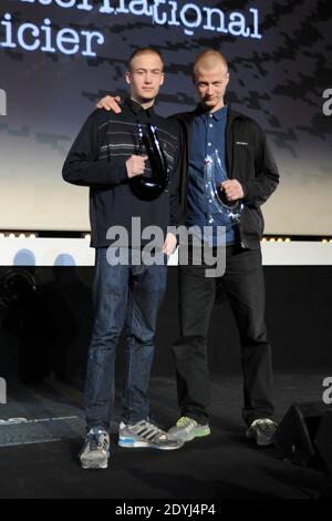 Oscar Dyekjaer Giese et Gustav Dyekjaer Giese, lauréats ex aequo du Prix du jury avec le film 'Northwest' et les lauréats du Prix des critiques, participant à la cérémonie de clôture du 5e 'Festival du film Policier' à Beaune, France, le 07 avril 2013. Photo d'Aurore Marechal/ABACAPRESS.COM Banque D'Images
