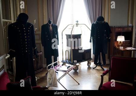 Photo prise le 13 avril 2013 de l'Hôtel de Crillon, l'un des plus anciens hôtels de luxe de Paris, France vendra le 22 avril environ un dixième de sa cave ou 2,000 bouteilles d'une valeur estimée de 170,000 à 190,000 euros. L'hôtel sera bientôt fermé pour rénovation. Photo de Nicolas Messyasz/ABACAPRESS.COM Banque D'Images