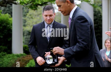 Jeff Charbonneau, professeur de sciences au lycée de Zillah, Washington, reçoit le 63e Prix national de l'enseignant de l'année du président Barack Obama à la Maison Blanche à Washington, DC, Etats-Unis le 23 avril 2013. Photo par Olivier Douliery/ABACAUSA.com Banque D'Images