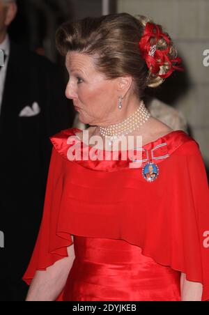 La reine Sonja de Norvège assiste avec Edward Gallagher, président de la Fondation américano-scandinave au dîner de gala du printemps 2013 à l'hôtel Pierre de New York, NY, USA le 26 avril 2013. Photo de Charles Guerin/ABACAPRESS.COM Banque D'Images