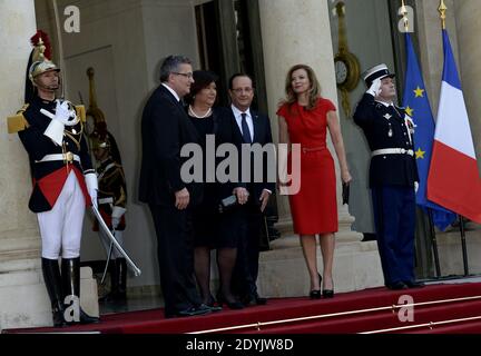 Le président français François Hollande et sa compagne Valérie Trierweiler Banque D'Images