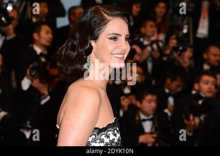 Lana Del Rey arrive pour la projection du Grand Gatsby et la cérémonie d'ouverture du 66e Festival de Cannes au Palais des Festivals de Cannes, France, le 15 mai 2013. Photo de Nicolas Briquet/ABACAPRESS.COM Banque D'Images