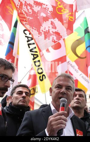 thierry Lepaon, secrétaire général syndical de la CGT, participe à une manifestation en faveur d'un projet de loi d'amnistie pour les syndicats le 16 mai 2013 à Paris. Photo de Stephane Lemouton/ABACAPRESS.COM Banque D'Images