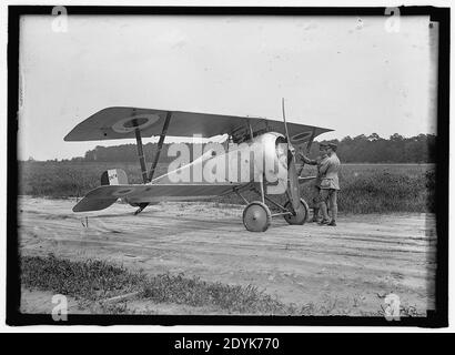 LANGLEY FIELD, VA. Avion NIEUPORT FRANÇAIS, type 17, AVEC LT., E. LeMAITRE ET LE CAPT. J.C. BARTOLF Banque D'Images