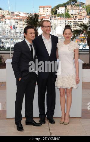 Jeremy Renner, James Gray et Marion Cotillard posent au photocall pour le film l'immigrant qui s'est tenu au Palais des Festivals dans le cadre du 66e festival de Cannes, à Cannes, dans le sud de la France, le 24 mai 2013. Photo d'Aurore Marechal/ABACAPRESS.COM Banque D'Images