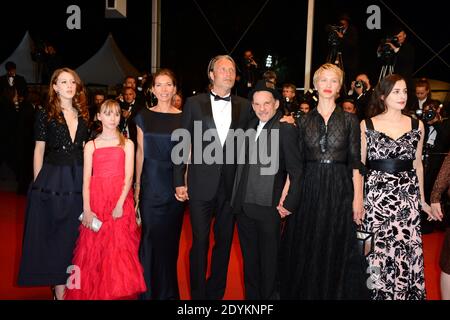 Melusine Mayance, Roxane Duran, Mads Mikkelsen avec sa femme Hanne Jacobsen, Denis Lavant, Amira Casar arrivant pour la projection de Michael Kohlhaas au Palais des Festivals de Cannes, France, le 24 mai 2013, dans le cadre du 66e Festival de Cannes. Photo de Nicolas Briquet/ABACAPRESS.COM Banque D'Images