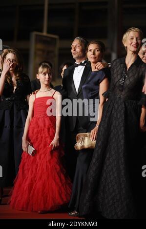 Melusine Mayance, Roxane Duran, Mads Mikkelsen avec sa femme Hanne Jacobsen arrivant pour la projection de Michael Kohlhaas au Palais des Festivals de Cannes, France, le 24 mai 2013, dans le cadre du 66e Festival de Cannes. Photo de Lionel Hahn/ABACAPRESS.COM Banque D'Images