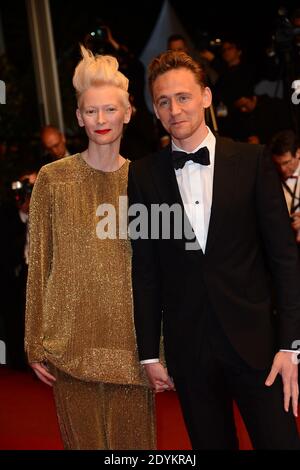 L'acteur Tom Hiddleston et l'actrice Tilda Swinton arrivent pour la projection "les seuls amoureux laissés en vie" qui s'est tenue au Palais des Festivals de Cannes, France, le 25 mai 2013, dans le cadre du 66e Festival de Cannes. Photo de Nicolas Briquet/ABACAPRESS.COM Banque D'Images