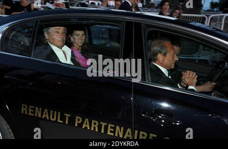 Alain Delon, ministre de la Culture Aurelie Filippetti et le maire de Paris Bertrand Delanoe arrivent pour rendre hommage à Alain Delon et à la projection "les seuls amoureux laissés en vie" qui s'est tenue au Palais des Festivals de Cannes, le 25 mai 2013, dans le cadre du 66e Festival de Cannes. Photo de Lionel Hahn/ABACAPRESS.COM Banque D'Images