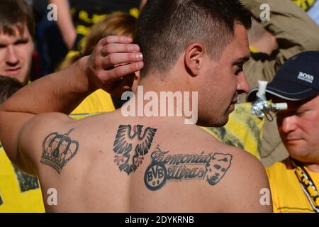 Borussia Dortmund fans et supporters lors de la finale de l'UEFA Champions League, Bayern Munich contre Borussia Dortmund au stade Wembley, dans le nord-ouest de Londres, Royaume-Uni, le 25 mai 2013. Bayern a gagné 2-1. Photo de Christian Liewig/ABACAPRESS.COM Banque D'Images