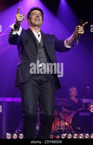 Patrick Bruel joue en direct au Zénith de Paris, France, le 29 mai 2013. Photo de Audrey Poree/ABACAPRESS.COM Banque D'Images