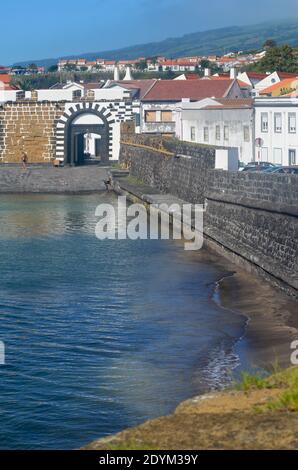 Baie de Porto PIM dans la ville de Horta, île de Faial, Açores, Portugal Banque D'Images