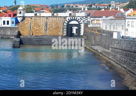 Baie de Porto PIM dans la ville de Horta, île de Faial, Açores, Portugal Banque D'Images