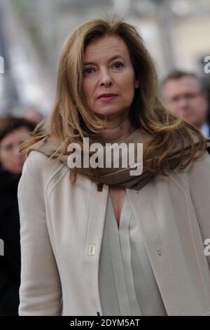 Valérie Trierweiler arrive au service funéraire de Guy Carcassonne au cimetière de Montmartre à Paris, en France, le 3 juin 2013. Photo de Mousse-Wyters/ABACAPRESS.COM Banque D'Images