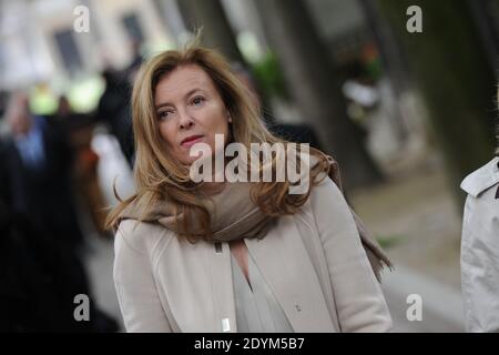 Valérie Trierweiler arrive au service funéraire de Guy Carcassonne au cimetière de Montmartre à Paris, en France, le 3 juin 2013. Photo de Mousse-Wyters/ABACAPRESS.COM Banque D'Images