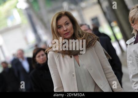 Valérie Trierweiler arrive au service funéraire de Guy Carcassonne au cimetière de Montmartre à Paris, en France, le 3 juin 2013. Photo de Mousse-Wyters/ABACAPRESS.COM Banque D'Images