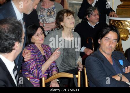 Jane Birkin et la mère de Yvan Attal assistent à la cérémonie d'honneur organisée par le Ministère français des Affaires culturelles au Ministere de la Culture le 19 juin 2013. Photo d'Alban Wyters/ABACAPRESS.COM Banque D'Images