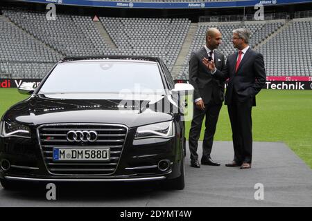 Josep 'PEP' Guardiola, entraîneur-chef du nouveau FC Bayern, lors de sa présentation officielle à l'Allianz Arena de Munich, en Allemagne, le 24 juin 2013. Photo de Giuliano Bevilacqua/ABACAPRESS.COM Banque D'Images