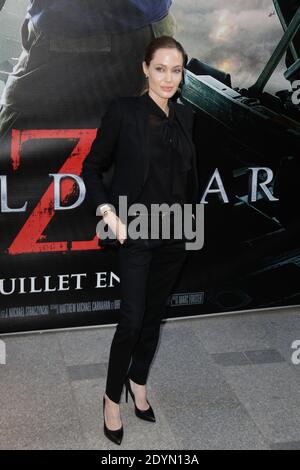 Angelina Jolie assiste à la première française du film 'World War Z' qui s'est tenu au cinéma UGC Normandie à Paris, France, le 03 juin 2013. Photo de Jerome Domine/ABACAPRESS.COM Banque D'Images