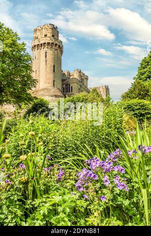 Mill Garden juste en dessous du château de Warwick à Warwick, Warwickshire, Angleterre Banque D'Images