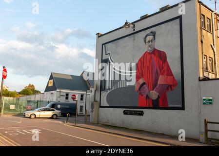 Monseigneur Hugh O'Flaherty murale et œuvre d'art par Ursula Meehan Et plaque commémorative dans la rue O'Flaherty Killarney County Kerry Ireland Banque D'Images