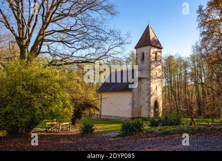 Église catholique romaine de la Sainte Trinité à Velemer, Örseg, Hongrie Banque D'Images
