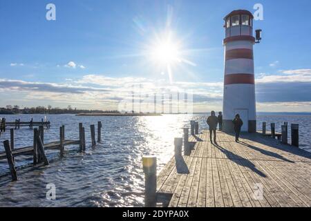 Podersdorf am See : phare au lac de Neusiedl en lac (lac de Neusiedl), Burgenland, Autriche Banque D'Images