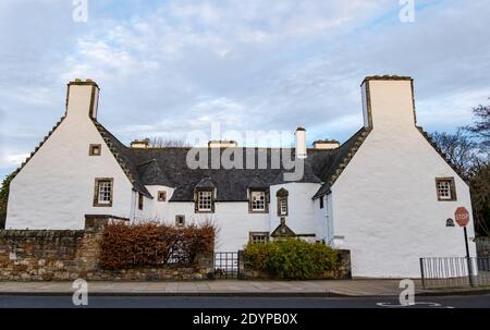 Hamilton House du XVIIe siècle historique avec des pignons à pas de corbeau, Prestonpan, East Lothian, Écosse, Royaume-Uni Banque D'Images