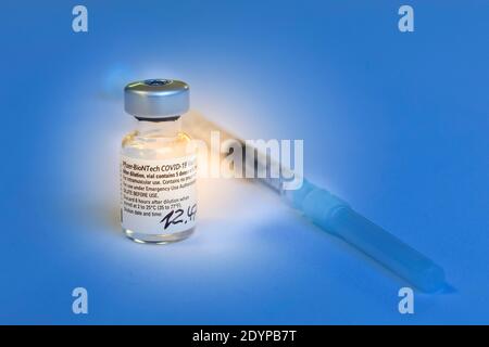 Vaccin Corona Pfizer-BioNTECH Covid-19 Banque D'Images