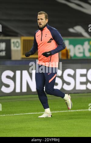 WOLVERHAMPTON, ANGLETERRE. 26 DÉCEMBRE Harry Kane se réchauffe avant le match de la Premier League entre Wolverhampton Wanderers et Tottenham Hotspur à Molineux, Wolverhampton, le dimanche 27 décembre 2020. (Crédit : Simon Newbury | ACTUALITÉS MI) crédit : ACTUALITÉS MI et sport /Actualités Alay Live Banque D'Images