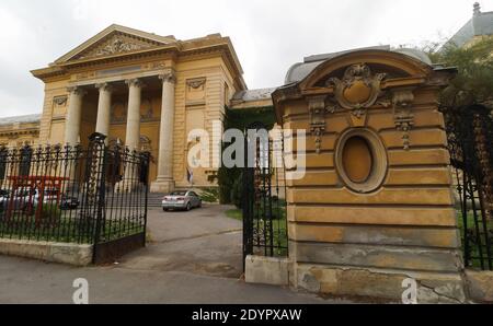 Bucarest, Roumanie - 01 octobre 2020 le Palais de la Faculté de médecine de l'Université de médecine et de pharmacie Carol Davila, à Bucarest. Cet im Banque D'Images