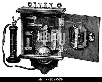 La station de microphone. Illustration du 19e siècle. Allemagne. Arrière-plan blanc. Banque D'Images