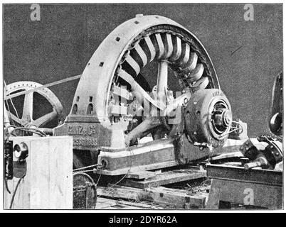 Machine électrique triphasée. Illustration du 19e siècle. Allemagne. Arrière-plan blanc. Banque D'Images